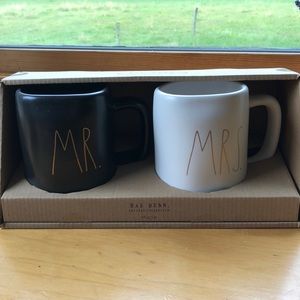 Rae Dunn Mr and Mrs mug set